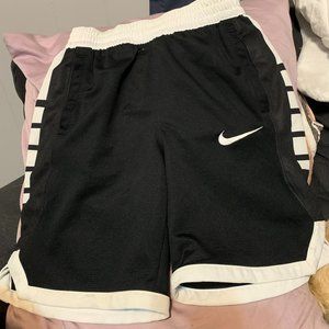 boys nike dry-fit black and white